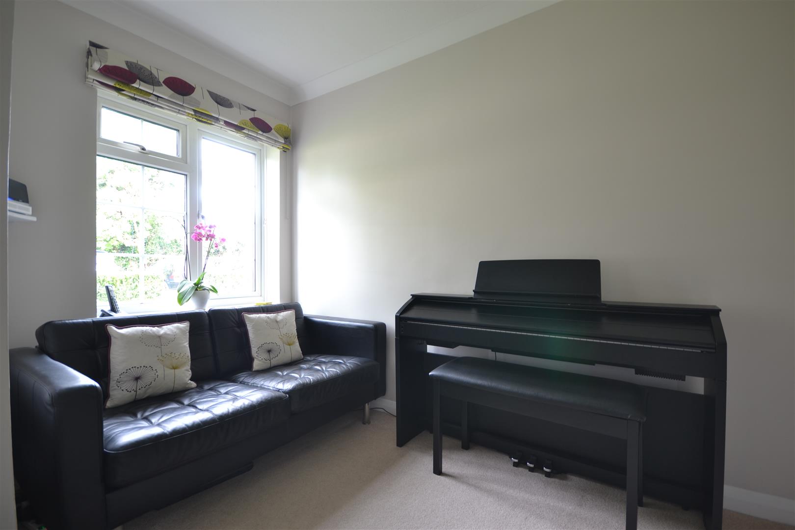 FRONT RECEPTION ROOM